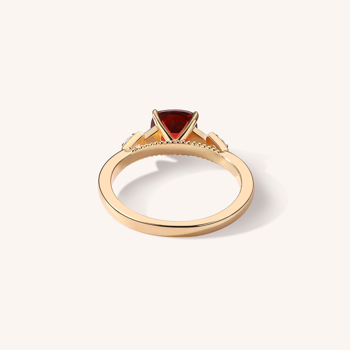 Rayons de Lumière Garnet Ring